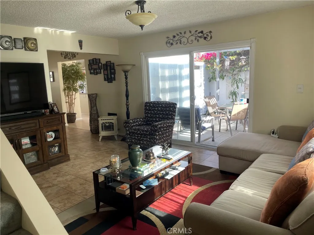 927 W 6th Street, San Pedro, California 90731 home-pic-38